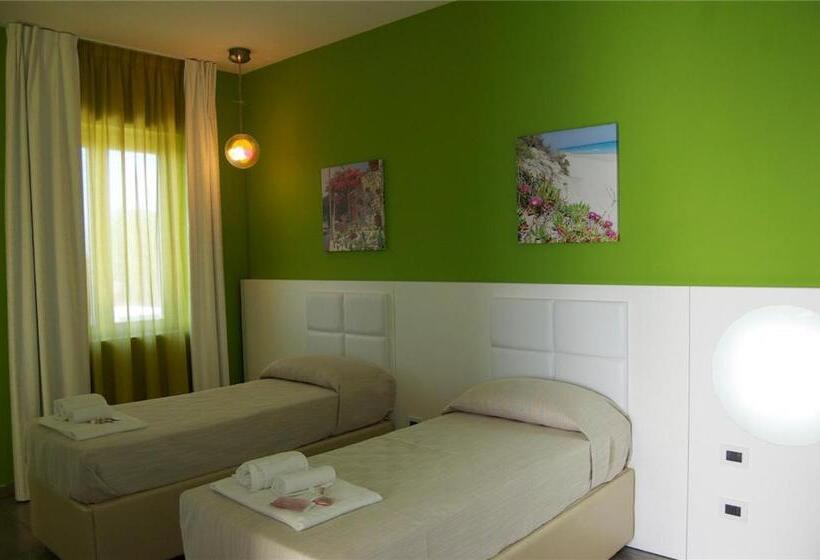 Четырехместный Номер Стандарт, Motel S.16
