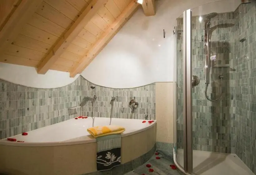 Huoneisto 2 Makuuhuonetta, Villa Anina