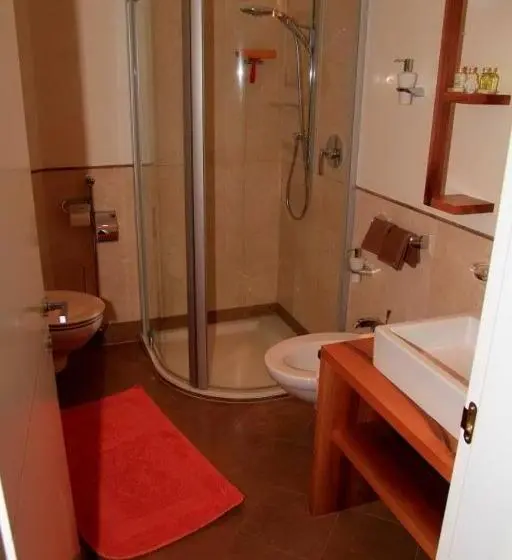 Huoneisto 2 Makuuhuonetta Parveke, Villa Anina