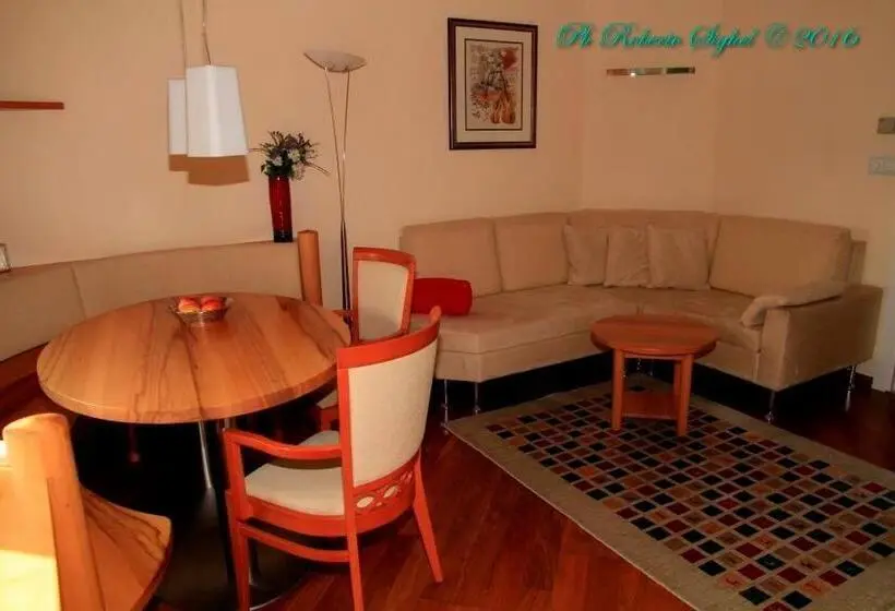 Huoneisto 2 Makuuhuonetta Parveke, Villa Anina