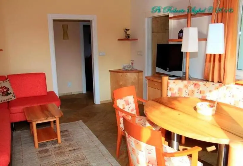 Huoneisto 2 Makuuhuonetta Terassi, Villa Anina