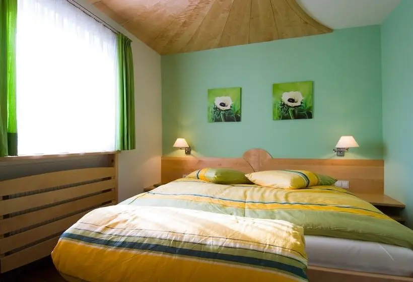 Huoneisto 1 Makuuhuone, Villa Anina