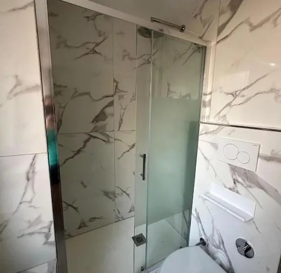 海の見えるスタンダードスタジオ, Al Porto Di Roma B&b