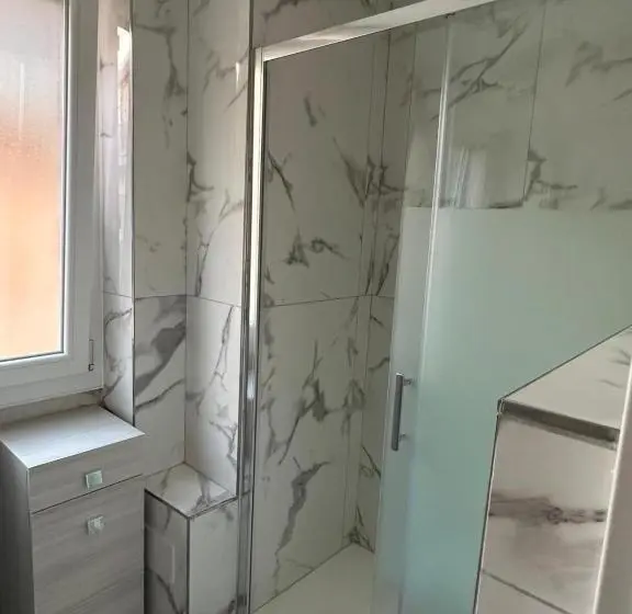海の見えるスタンダードスタジオ, Al Porto Di Roma B&b