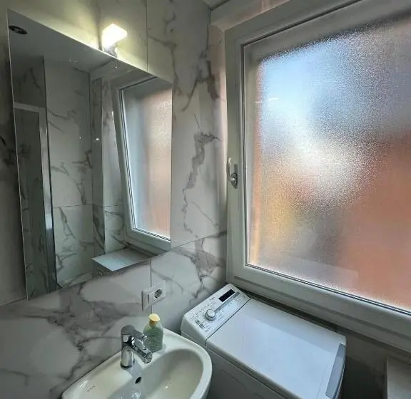 海の見えるスタンダードスタジオ, Al Porto Di Roma B&b