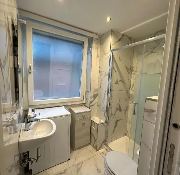 海の見えるスタンダードスタジオ, Al Porto Di Roma B&b