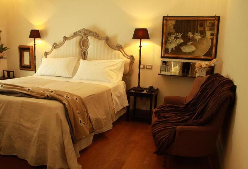 סוויטת ג'וניור, Balneum Boutique Hotel & B&b