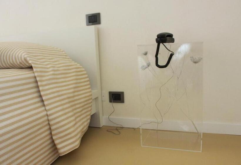 スタンダードルーム, Al Postale 17