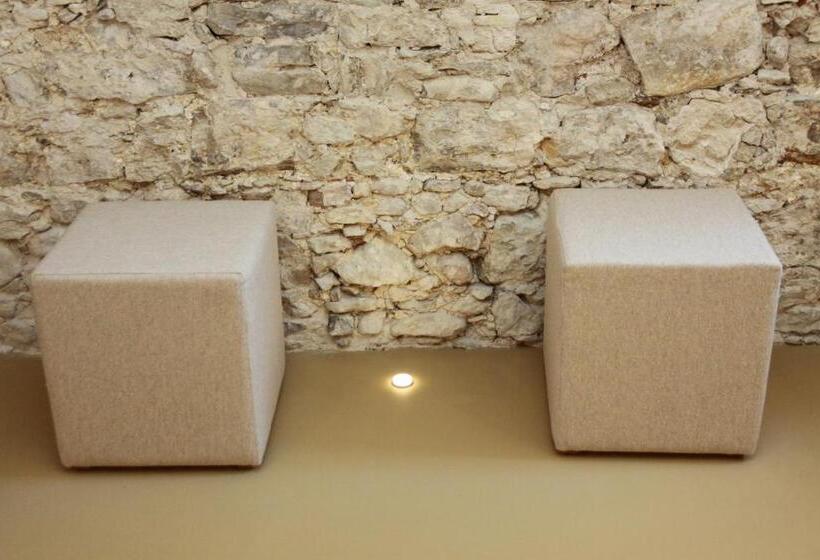 スタンダードルーム, Al Postale 17