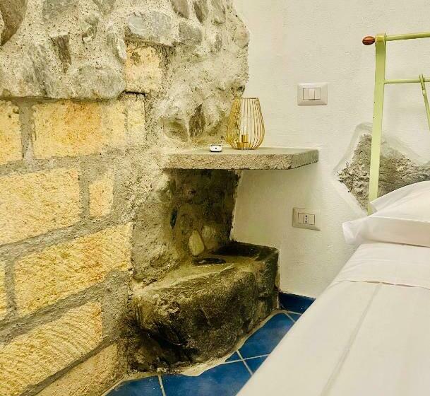 スタンダードルーム, Borgo Camicia In