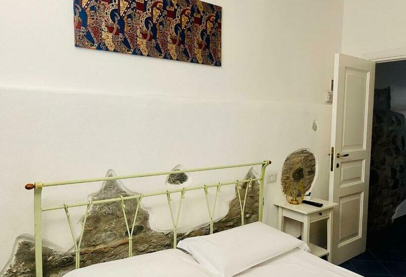 スタンダードルーム, Borgo Camicia In