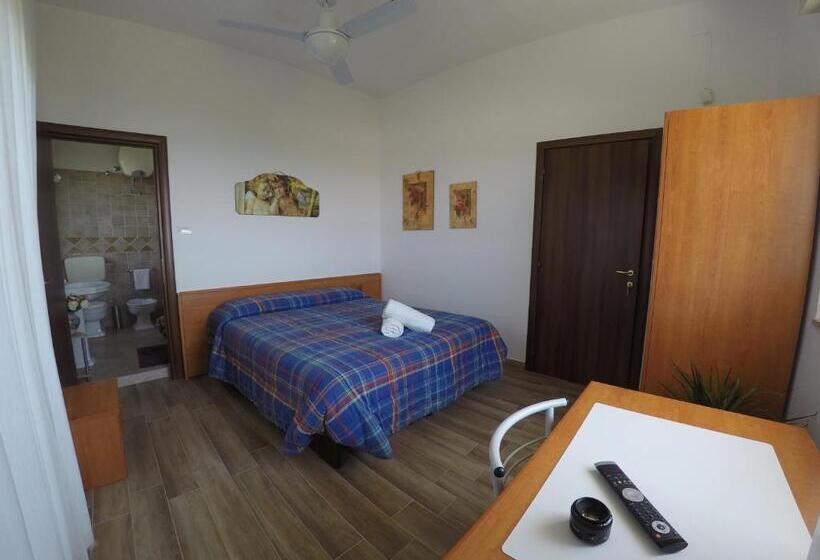 标准间, Punta Di Mola