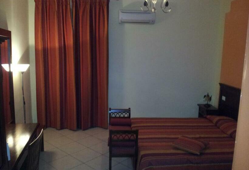 スタンダードルーム, George