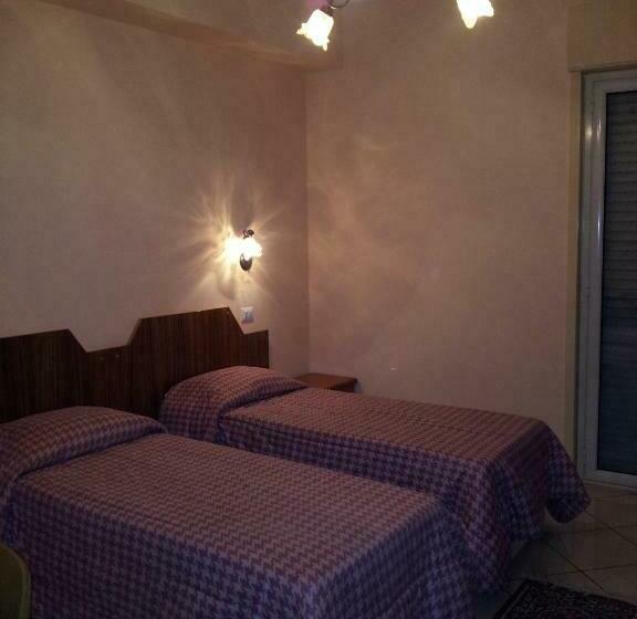 スタンダードルーム, George