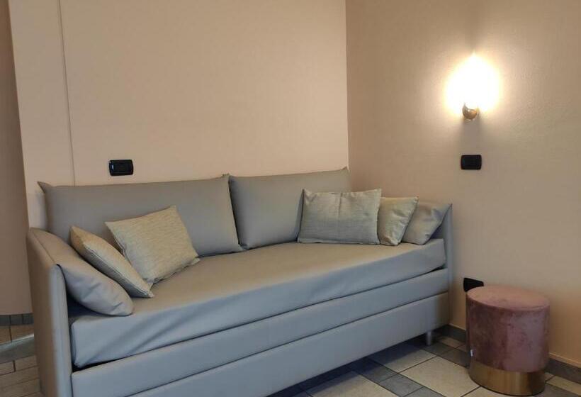 اتاق لوکس, Giardino