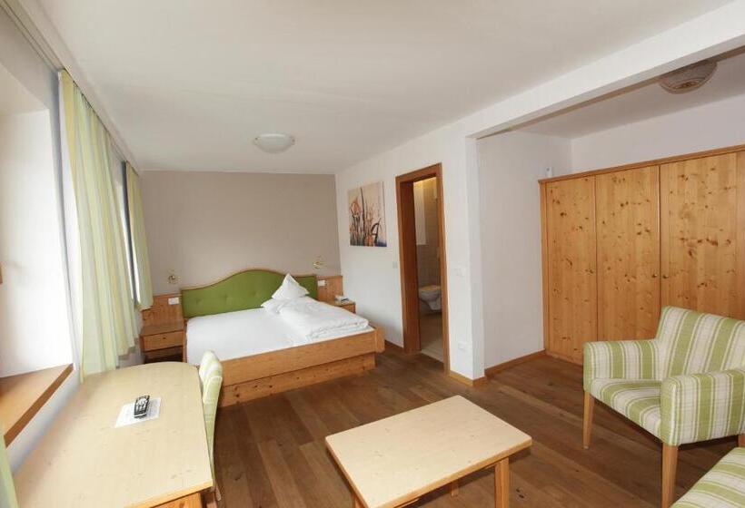 غرفة قياسية, Goldener Adler