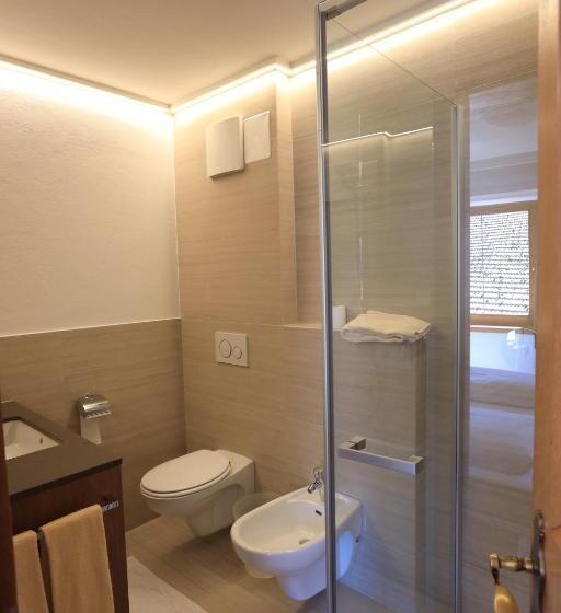 غرفة قياسية, Goldener Adler