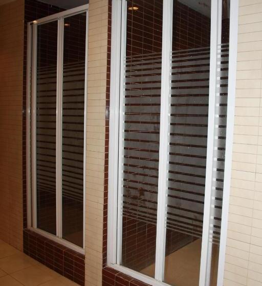 Standard Neljän Hengen Huone, Green Plaza Inn    Business &families Only