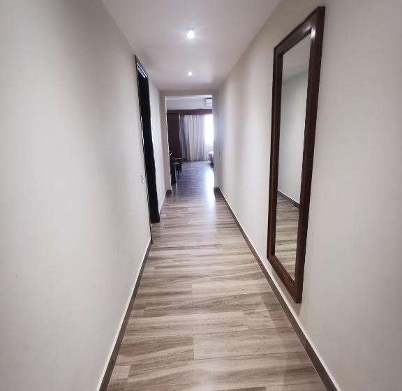 Standard Neljän Hengen Huone, Green Plaza Inn    Business &families Only