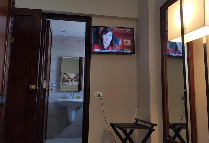 Standard Yhden Hengen Huone, Green Plaza Inn    Business &families Only