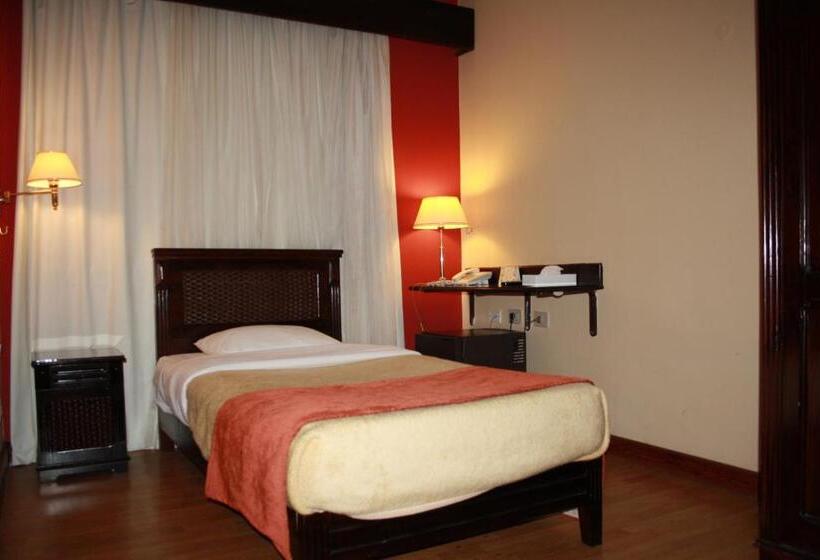 Standard Yhden Hengen Huone, Green Plaza Inn    Business &families Only