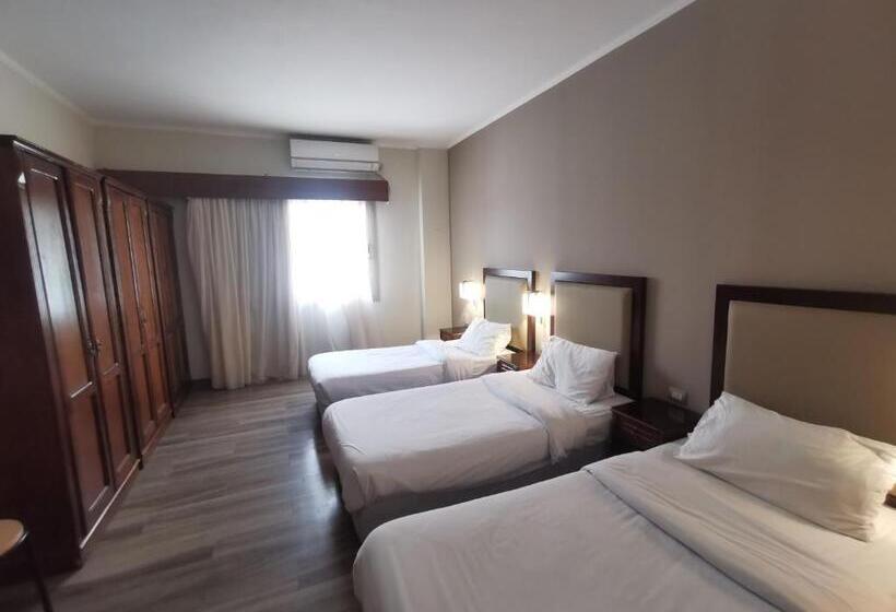 Standard Neljän Hengen Huone, Green Plaza Inn    Business &families Only