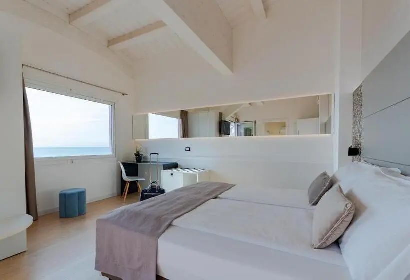 Deluxe Suite, Lux