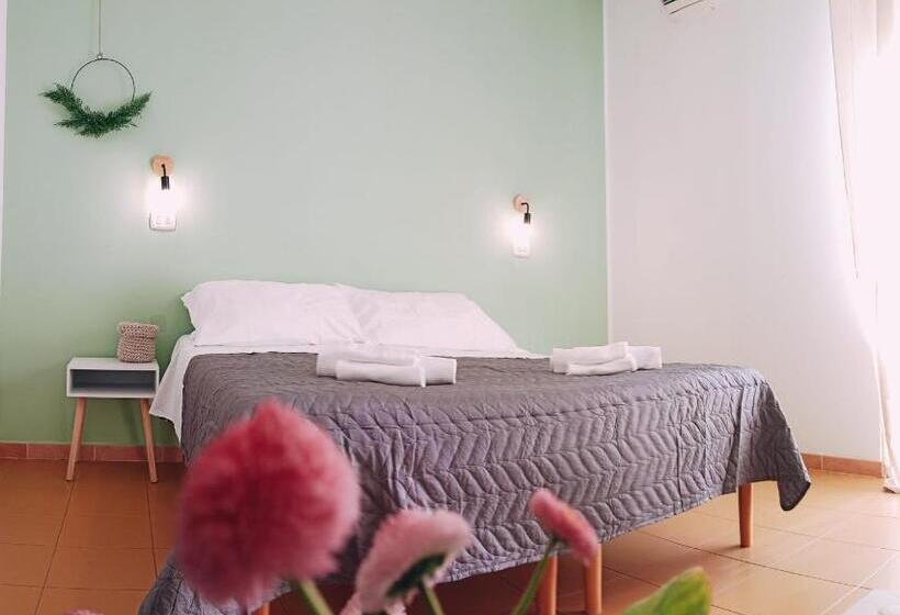 غرفة قياسية, Petit