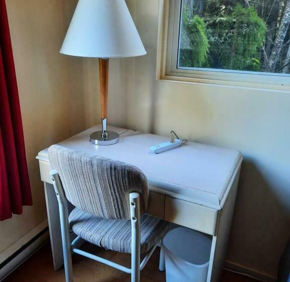 غرفة قياسية, C&n Backpackers Ucluelet