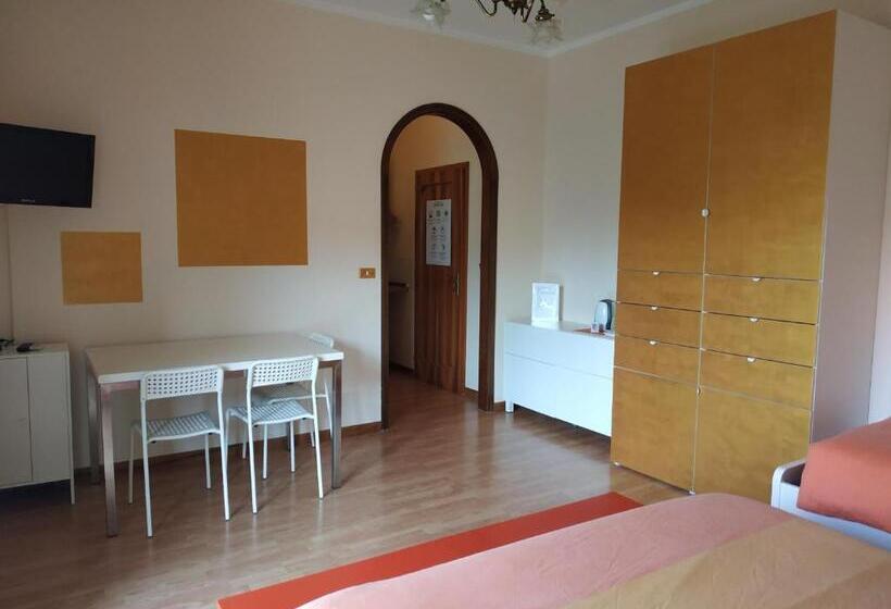 带阳台的三人标准间, Bed & Breakfast Villa Filotea