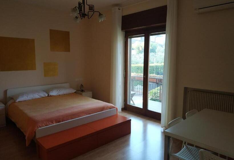 带阳台的三人标准间, Bed & Breakfast Villa Filotea