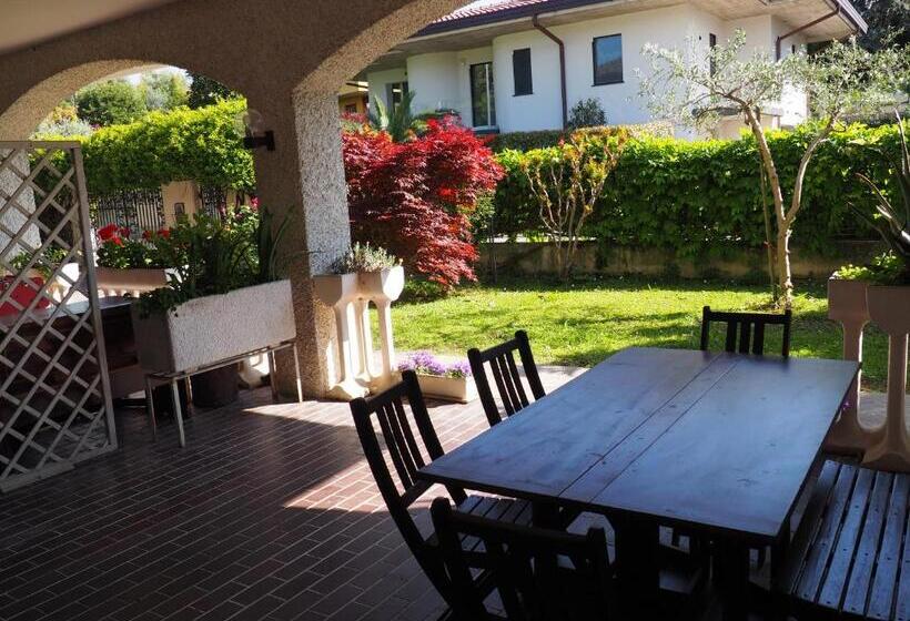 带2个卧室的公寓, Bed & Breakfast Villa Filotea