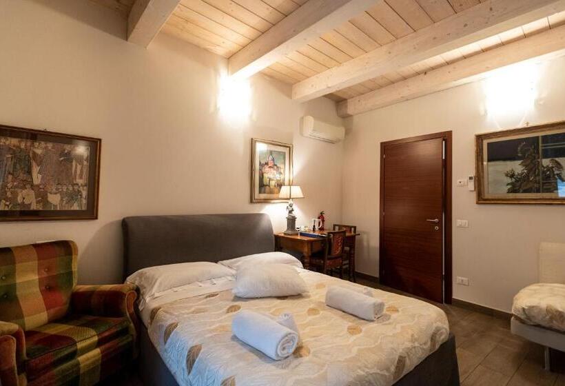 اتاق راحتی سه تخته, Al Battistero Luxury Suite