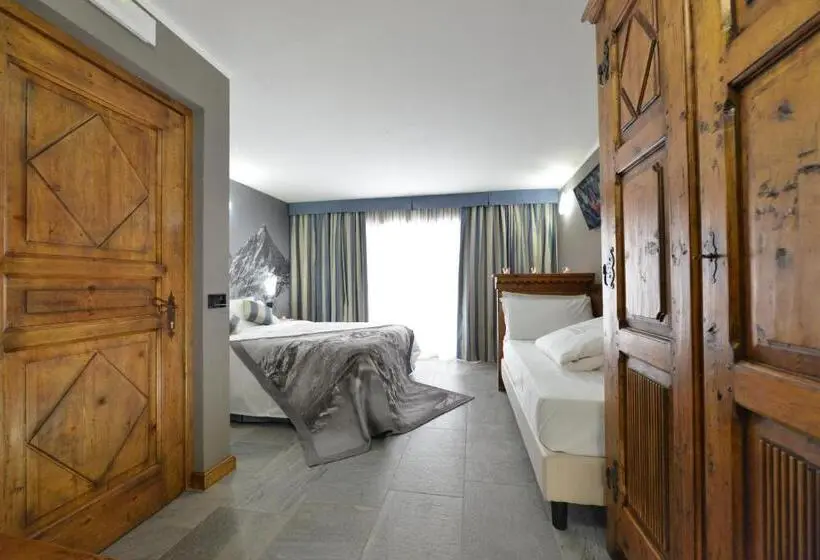 اتاق استاندارد سه نفره, Mollino Rooms