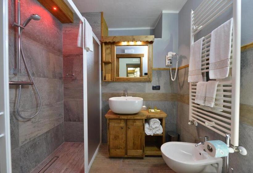 Standard Yhden Hengen Huone, Mollino Rooms