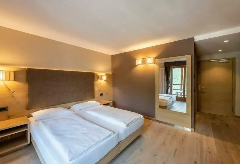バルコニー付きスタンダードルーム, Design & Suite Hotel Ciarnadoi