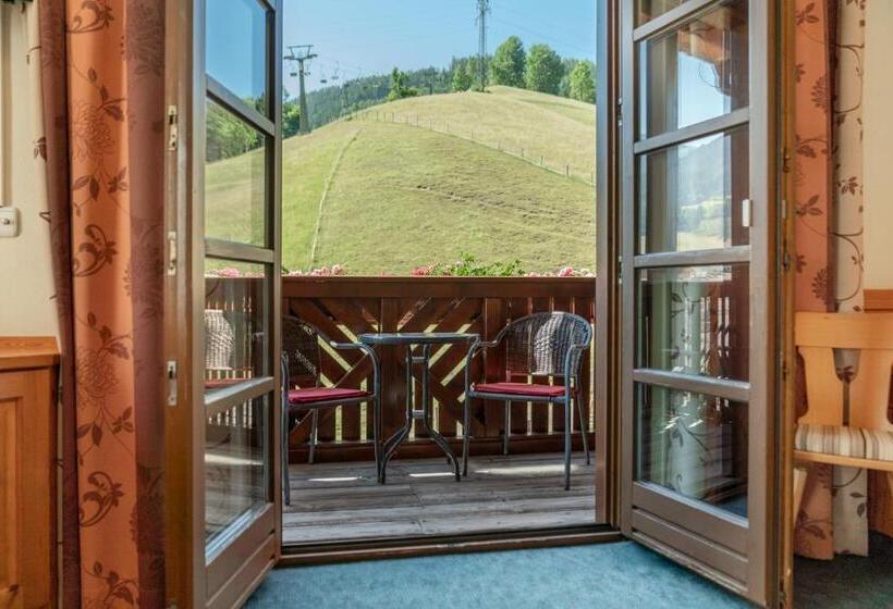 Студио Стандарт с Балконом, Familienhotel Unterreith