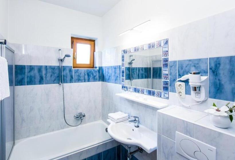 חדר סטנדרט עם מרפסת, Familiengut Ertlhof