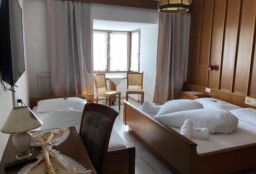 חדר סטנדרט לשלושה, Gasthof Goldenes Lamm