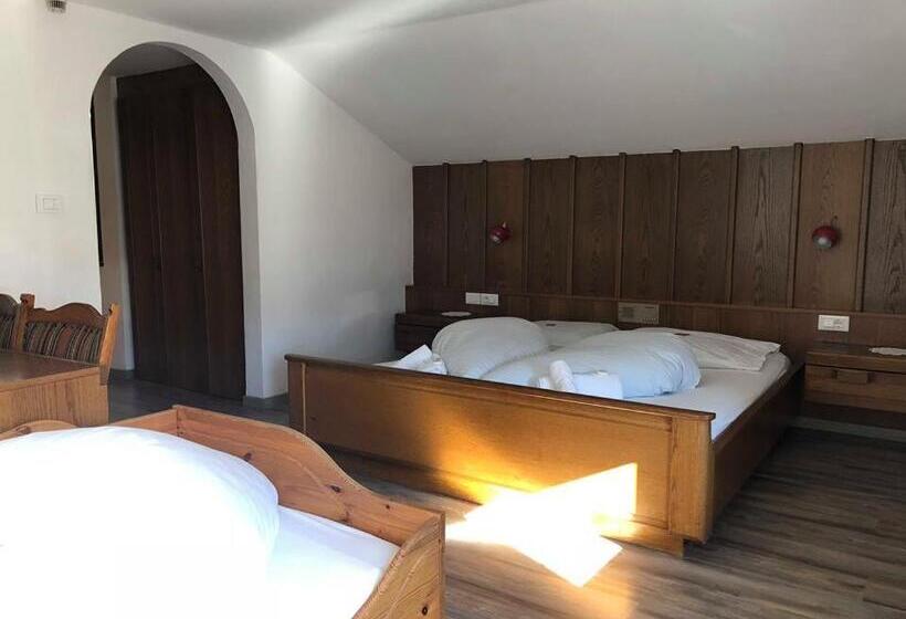 חדר סטנדרט לשלושה, Gasthof Goldenes Lamm