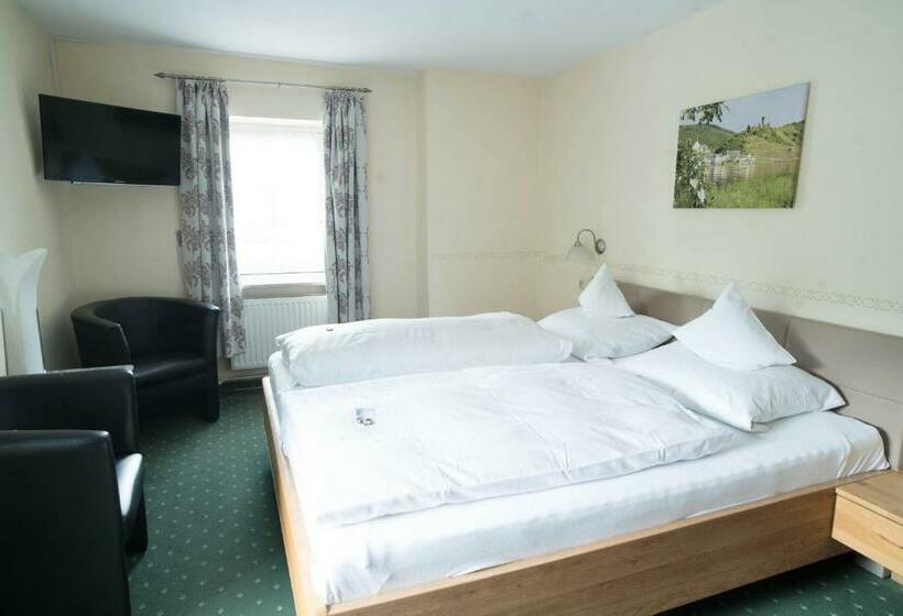 Номер Стандарт, Haus Burg Metternich