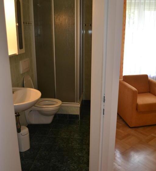 דירת חדר, Haus Rohskopf