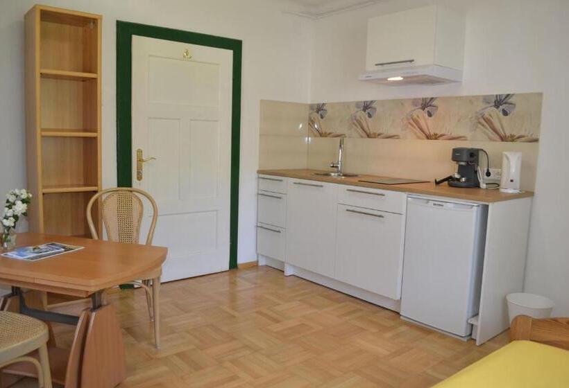 דירת חדר, Haus Rohskopf