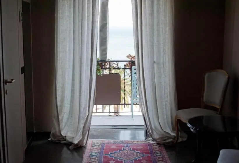 オーシャンビュースタンダードルーム, Italia