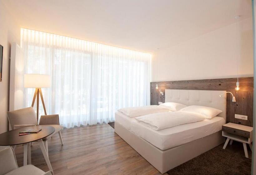 高级大房间, Jasmin