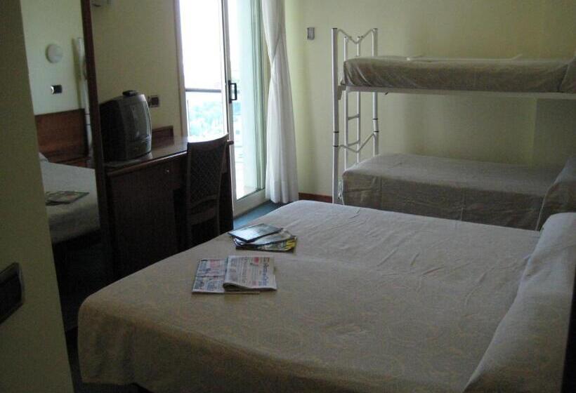 חדר סטנדרט לארבעה נוף לים, King