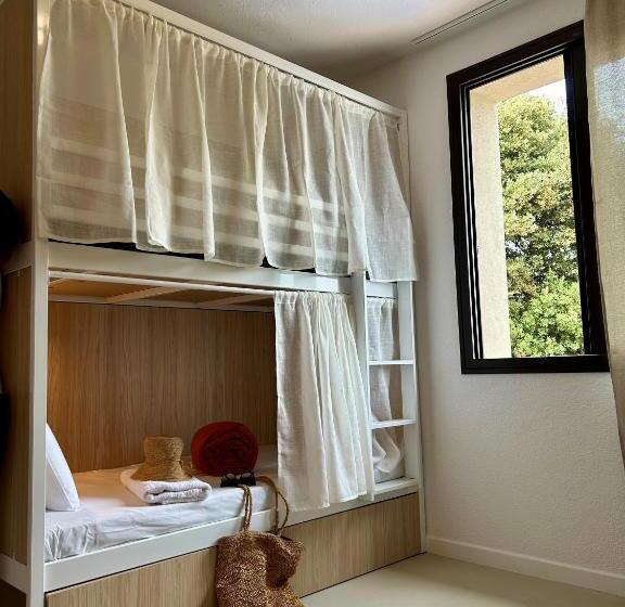 تختخواب در اتاق مشترک, Corsica Hostel Porto Vecchio, Partie Dortoirs