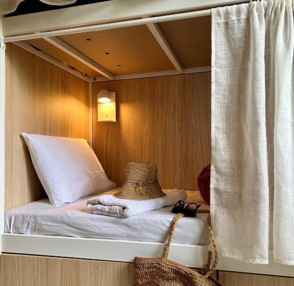تختخواب در اتاق مشترک, Corsica Hostel Porto Vecchio, Partie Dortoirs