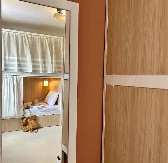 ルームシェアのワンベッド, Corsica Hostel Porto Vecchio, Partie Dortoirs