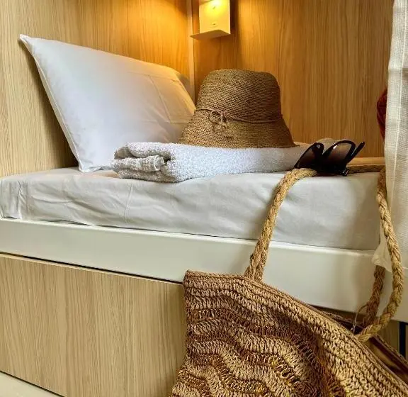 ルームシェアのワンベッド, Corsica Hostel Porto Vecchio, Partie Dortoirs